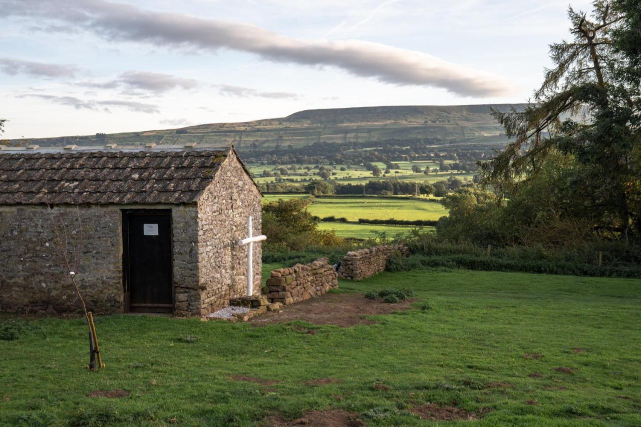 The Jonas Centre Villa Leyburn Bagian luar foto