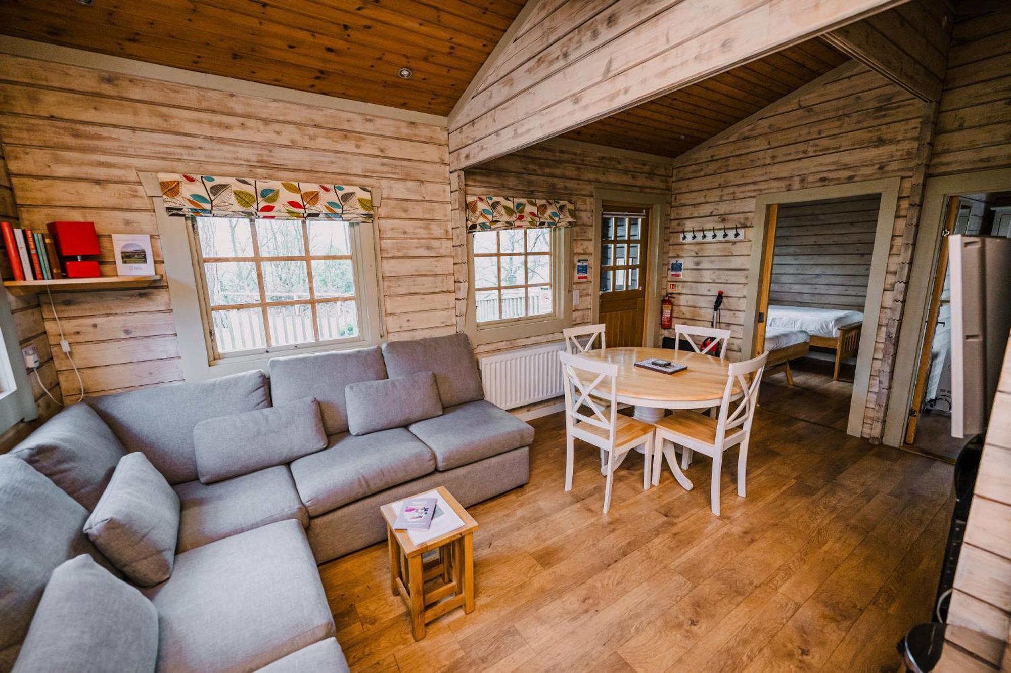 The Jonas Centre Villa Leyburn Bagian luar foto