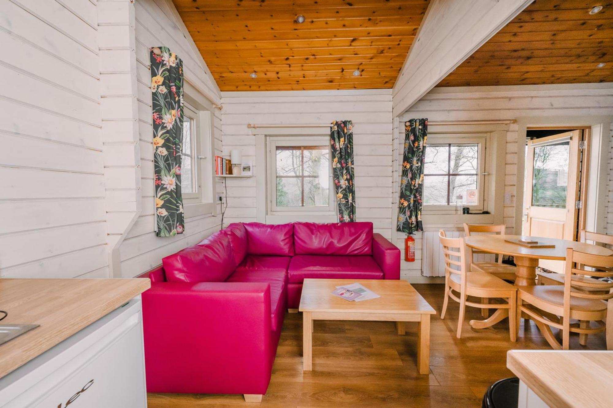 The Jonas Centre Villa Leyburn Bagian luar foto