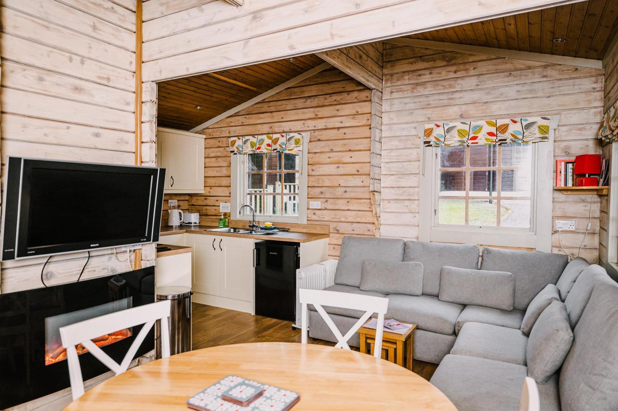 The Jonas Centre Villa Leyburn Bagian luar foto