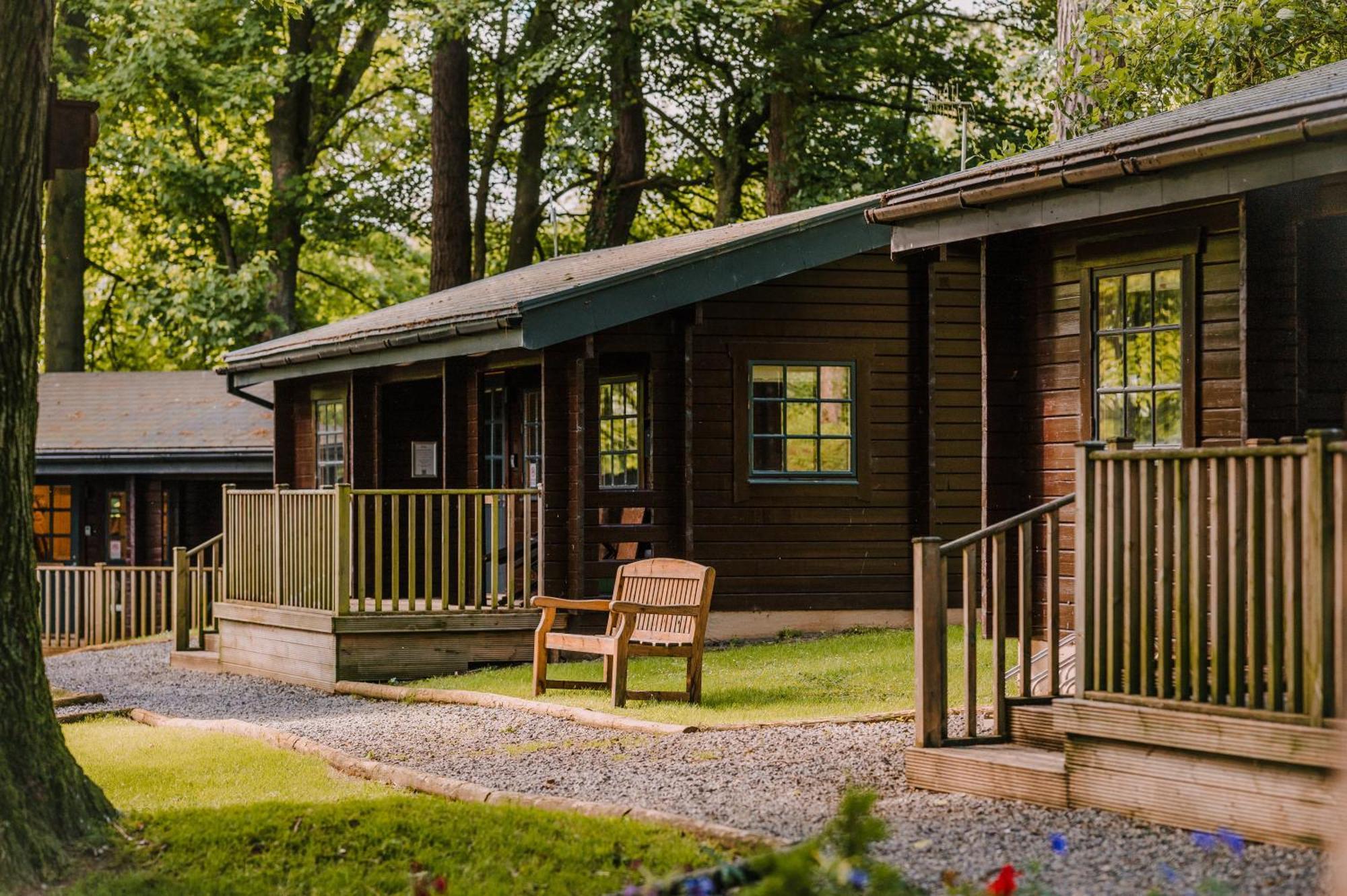 The Jonas Centre Villa Leyburn Bagian luar foto